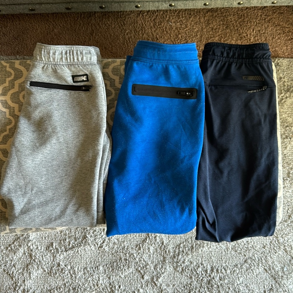 American Eagle joggers men’s/teens size xs lot
